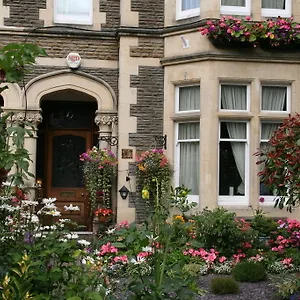 Guest house Number62, Cardiff